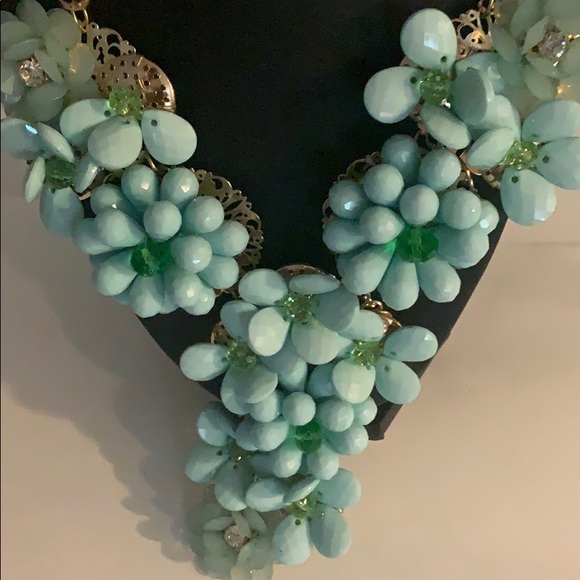 Statement Necklace - Picture 3 of 5